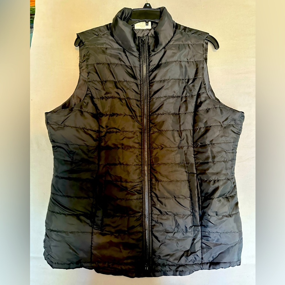 Women’s vest black lightweight like new comfortable size 1x